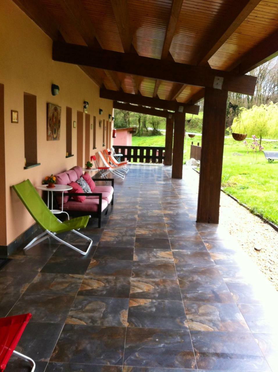 Albergue Paloma Y Lena 사리아루고 외부 사진
